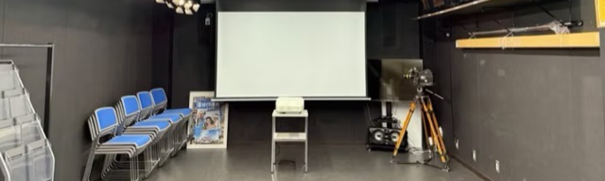 オーディションやレッスンを行うスタジオの様子